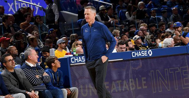 TA：利物浦目前看起来非常混乱，他们的卫冕梦想已支离破碎（TA：利物浦近况混乱不堪，卫冕之梦已然破灭）