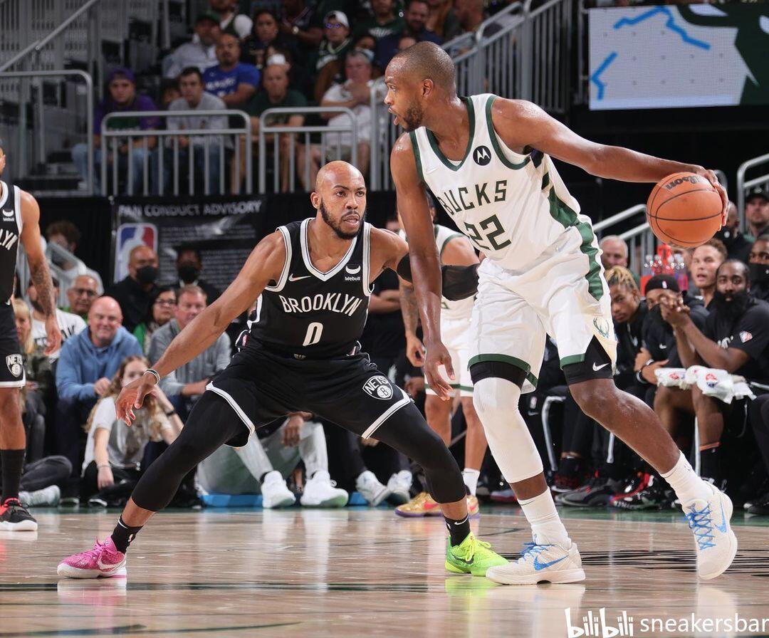 图片报：拜仁飞机因慕尼黑大雾无法起飞，只能去奥格斯堡乘机（图片报：慕尼黑大雾致拜仁无法起飞，转赴奥格斯堡登机）