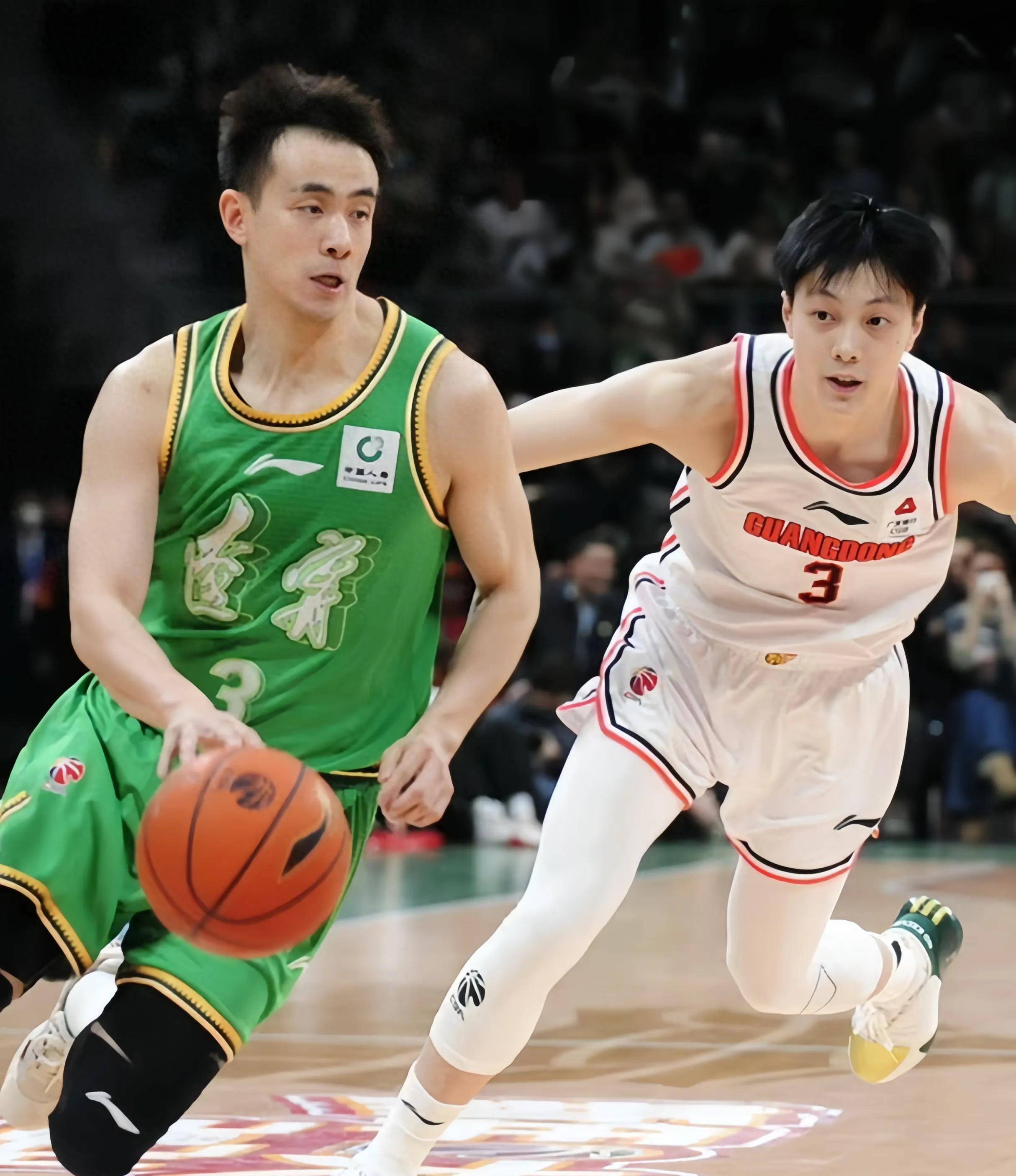 湖人伤病报告：詹姆斯出战成疑，东契奇不在内，斯玛特缺席（湖人伤情更新：詹姆斯出战存疑，东契奇未在伤病名单，斯玛特缺阵）