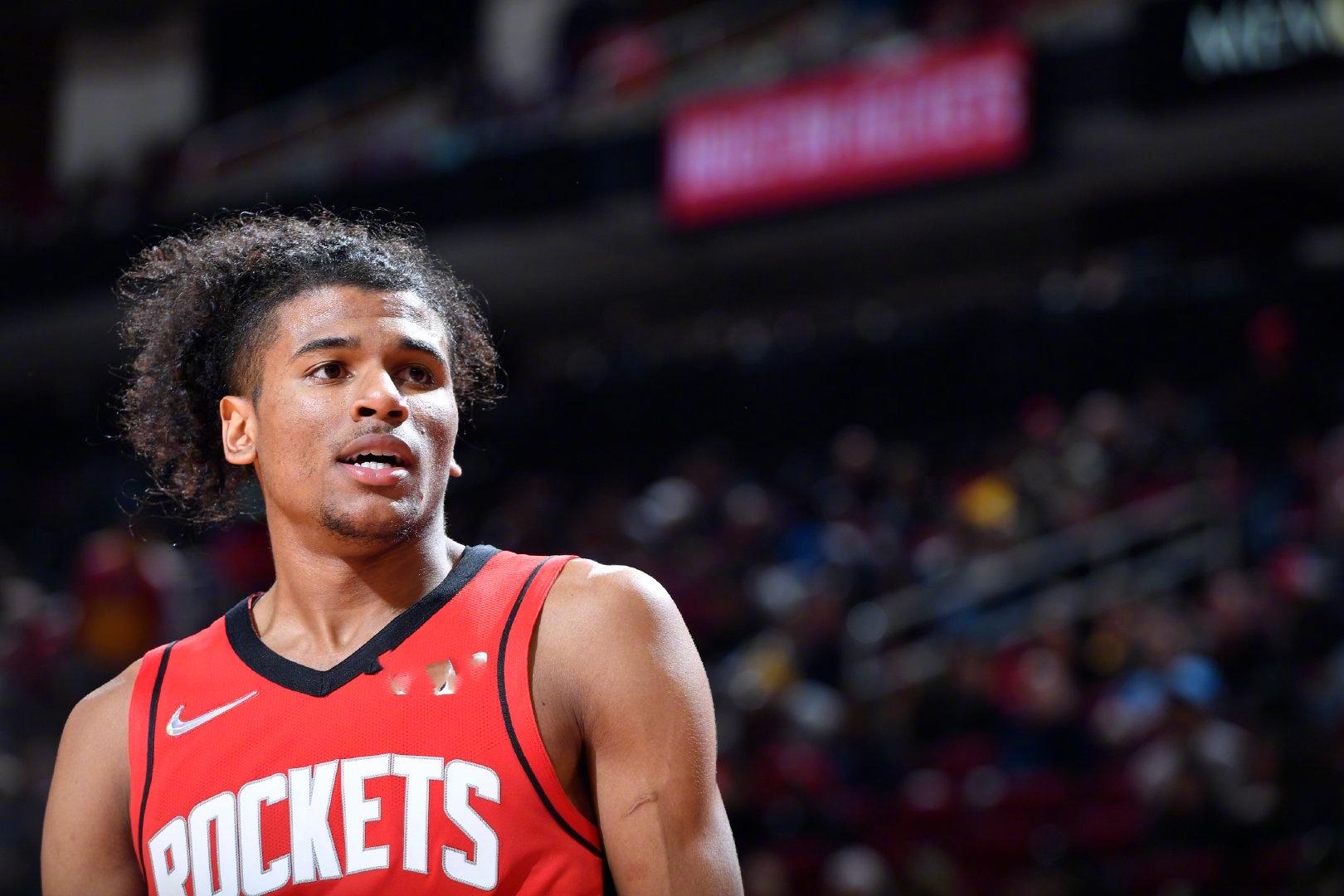 巴黎三人组联手轰进五球（巴黎三叉戟合力攻入五球）